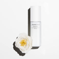Shiseido men moisturizer on hand demonstrating light texture and fast absorption benefit