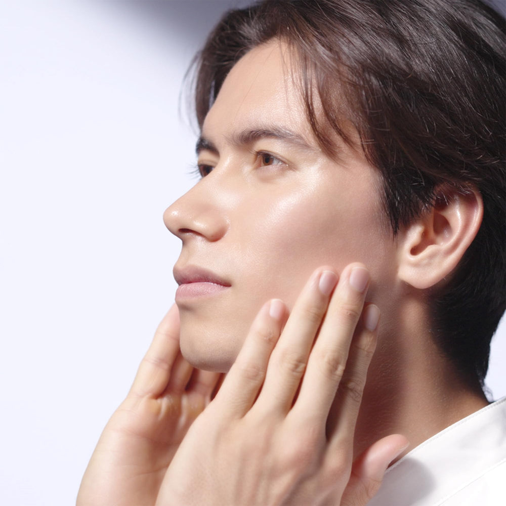 Shiseido Men hydrating lotion clear applied after shaving to soothe skin and reduce roughness