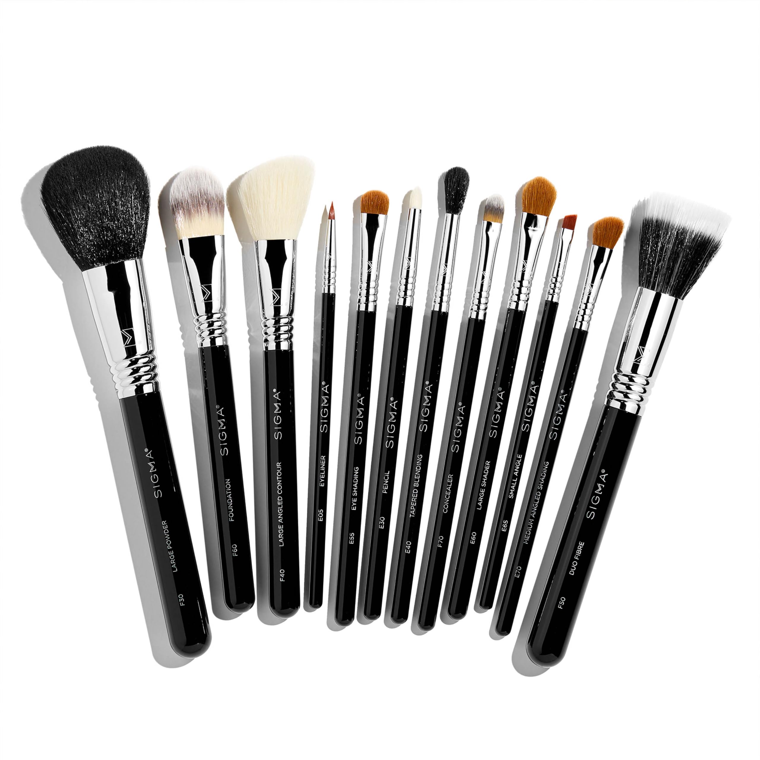 SIGMA BEAUTY front view of the 12-piece set showing complete kit benefits
