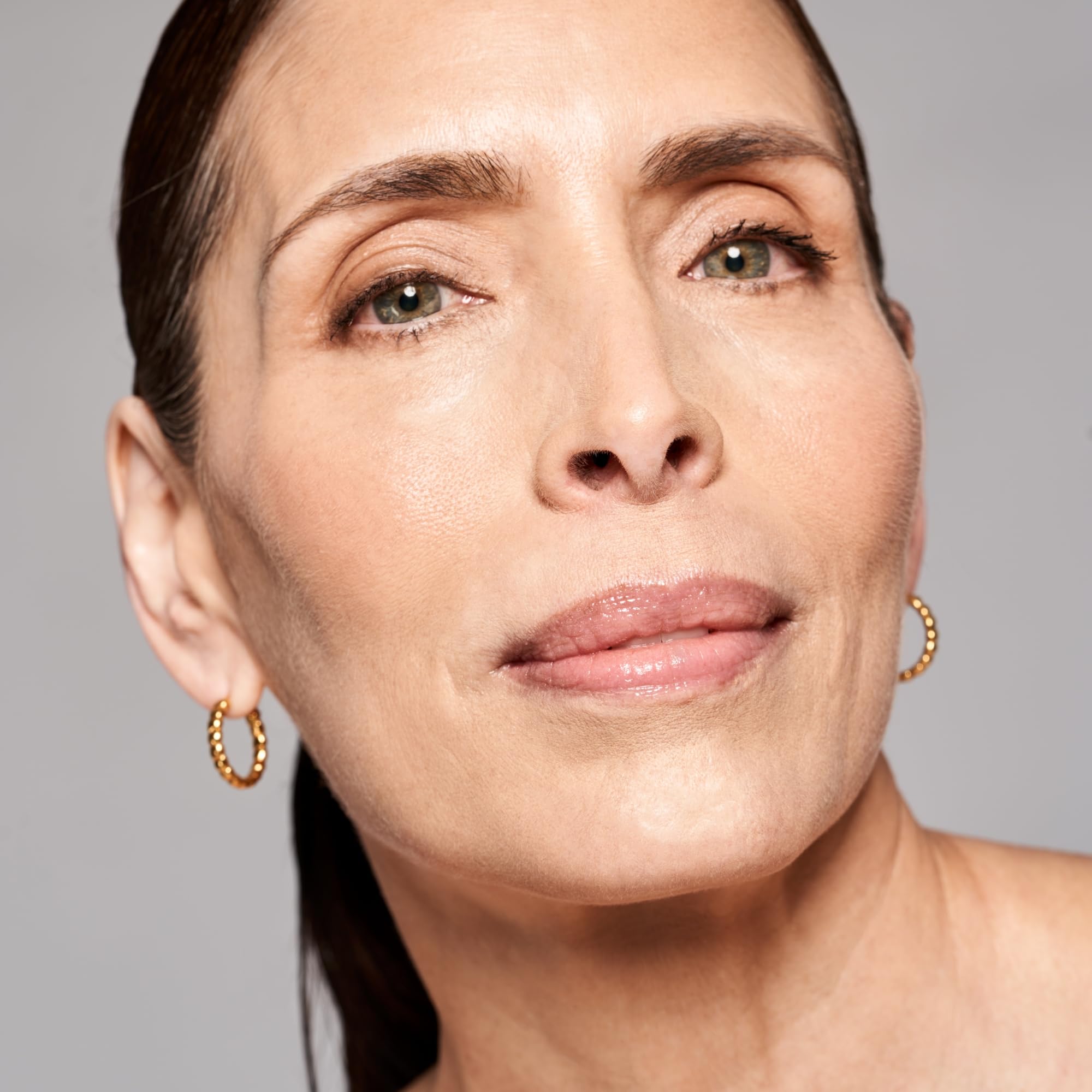 SKINN retinol ingredient visual emphasizing renewal and smoothing benefit