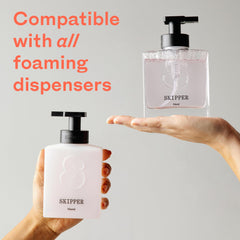 Skipper tablet dissolving in water inside dispenser, fast mixing benefit