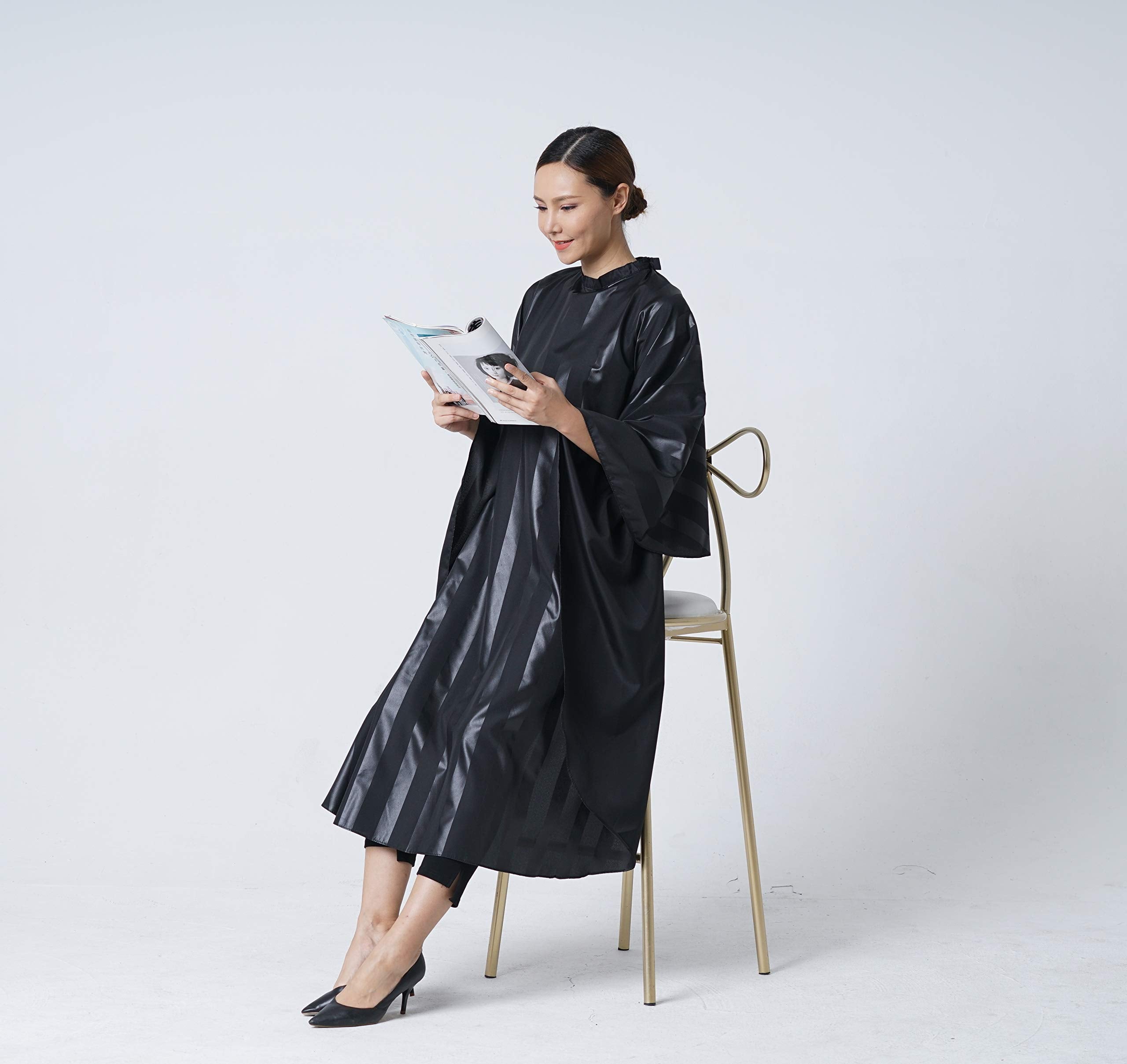 SMARTHAIR folded cape ready to wash highlighting easy-care convenience