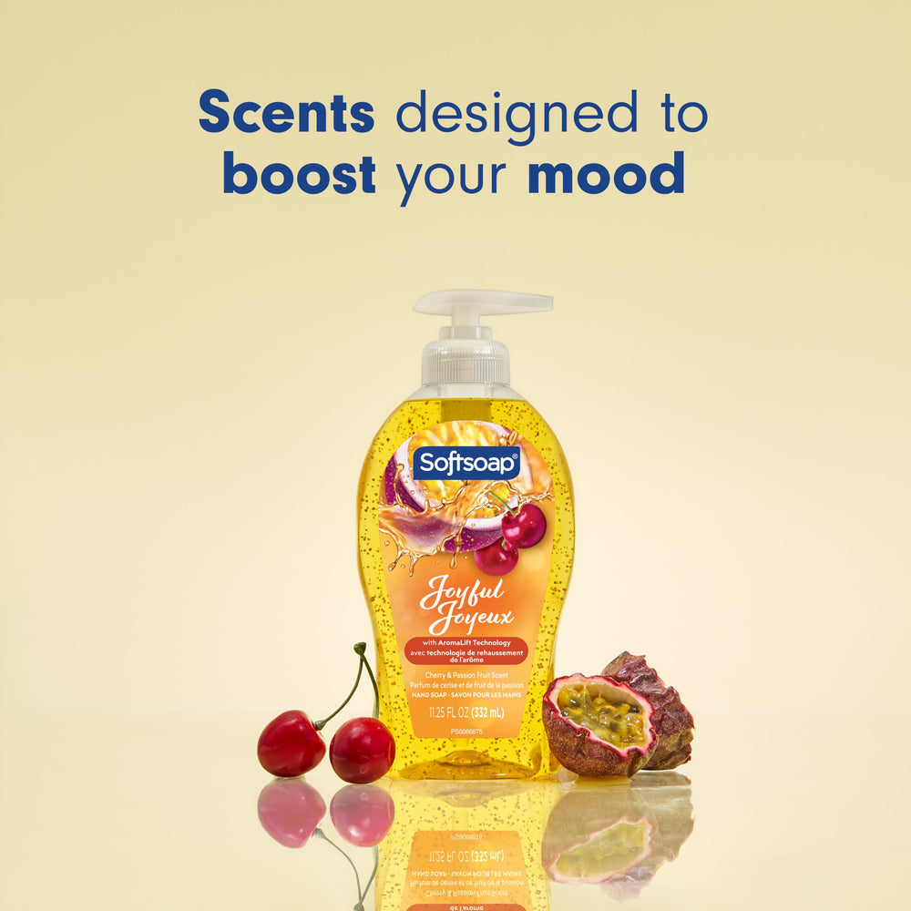 Softsoap creamy lather on hands illustrating gentle cleansing and skin comfort benefit