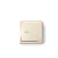 stila palette applied on model eye demonstrating wearable shimmer and lasting color