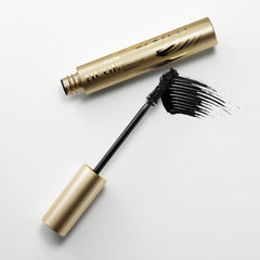 stila HUGE mascara wand closeup coating lashes for even application