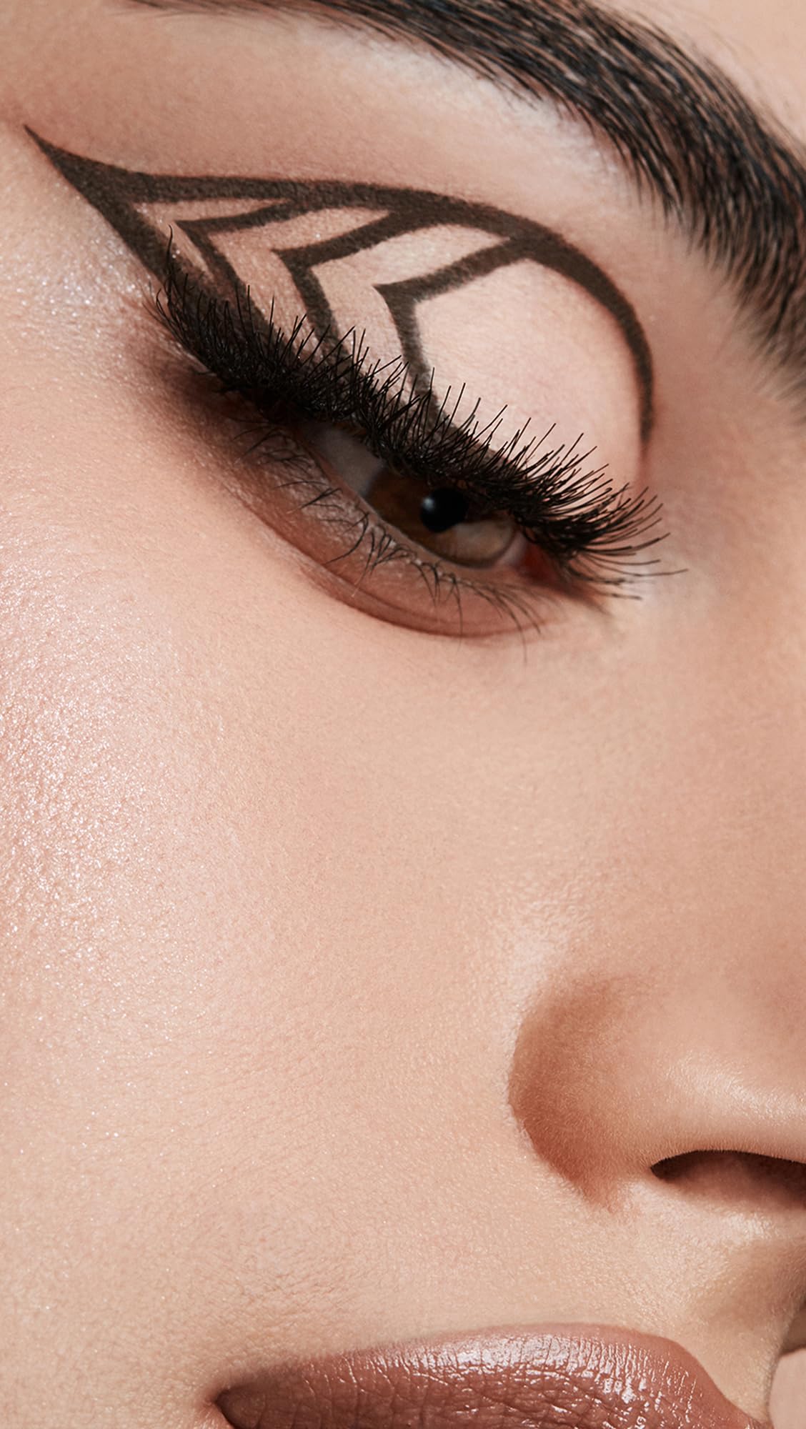 stila liner in use creating a winged look for defined eyes all day