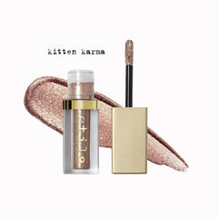 stila close-up of doe-foot applicator delivering precise glitter