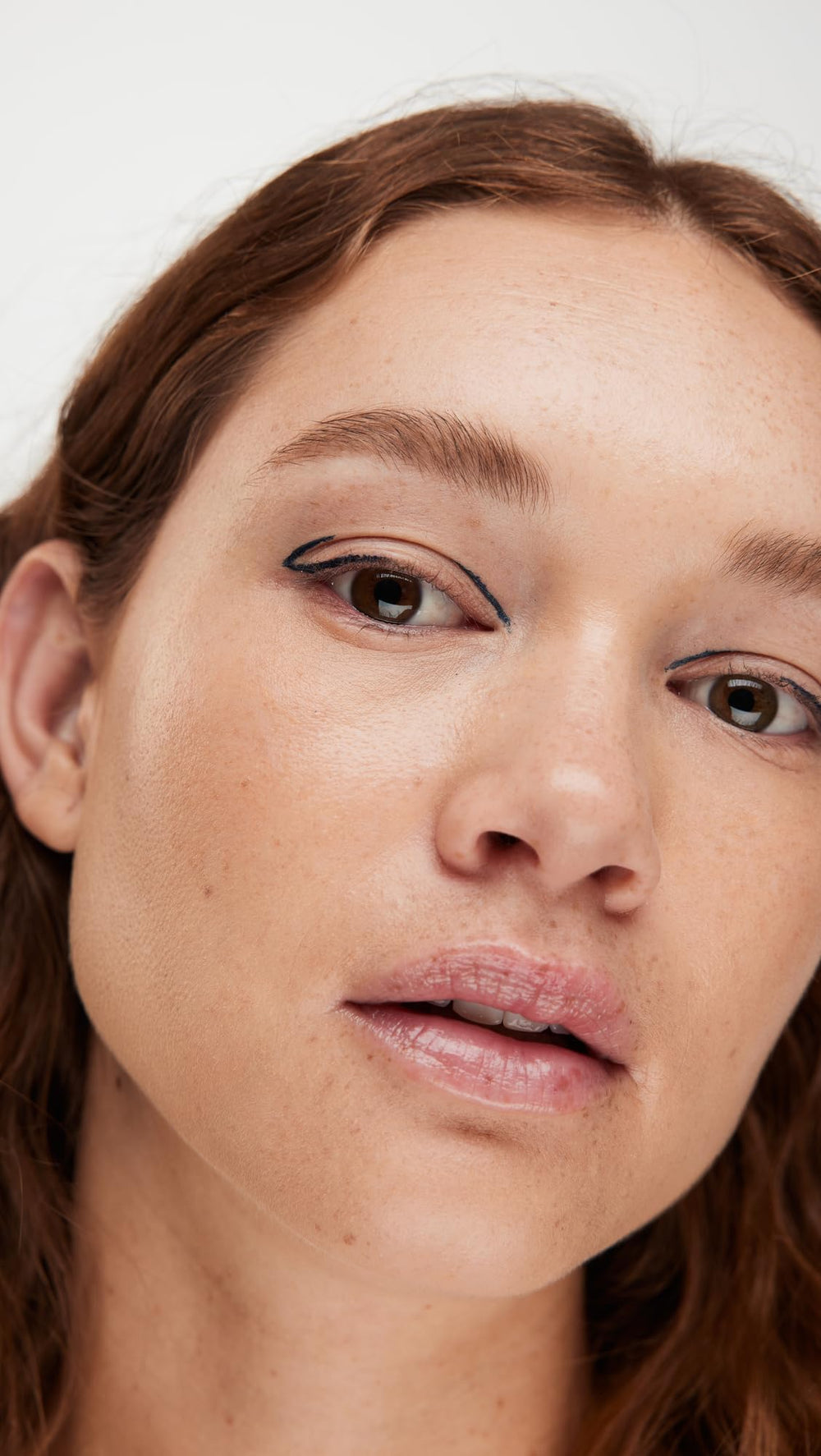 stila close-up of fine felt tip demonstrating precise application benefit