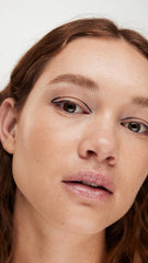 stila close-up of fine felt tip demonstrating precise application benefit