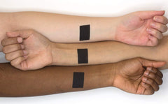 stila Smudge Pot being applied with a liner brush for precise definition benefit