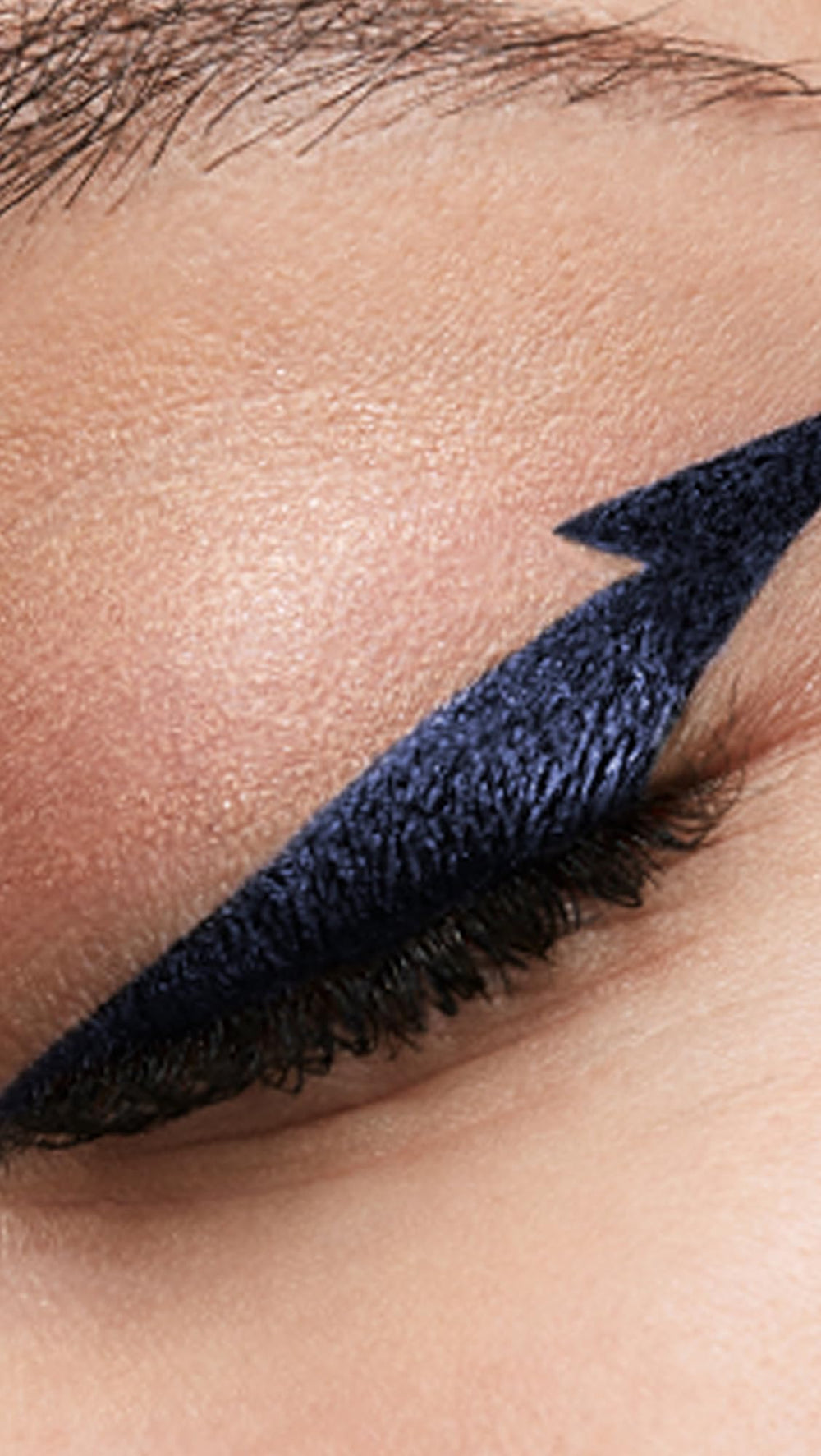 stila pen stored horizontally showing recommended storage for consistent flow benefit