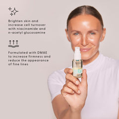 Stratia texture close-up of serum, lightweight finish for fast absorption