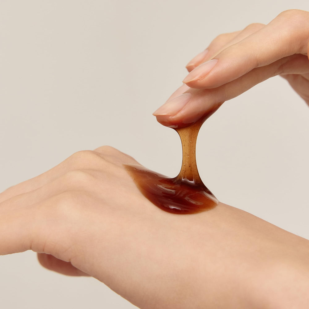 Sulwhasoo honey-like mask texture close-up conveying smooth spreadability and grip