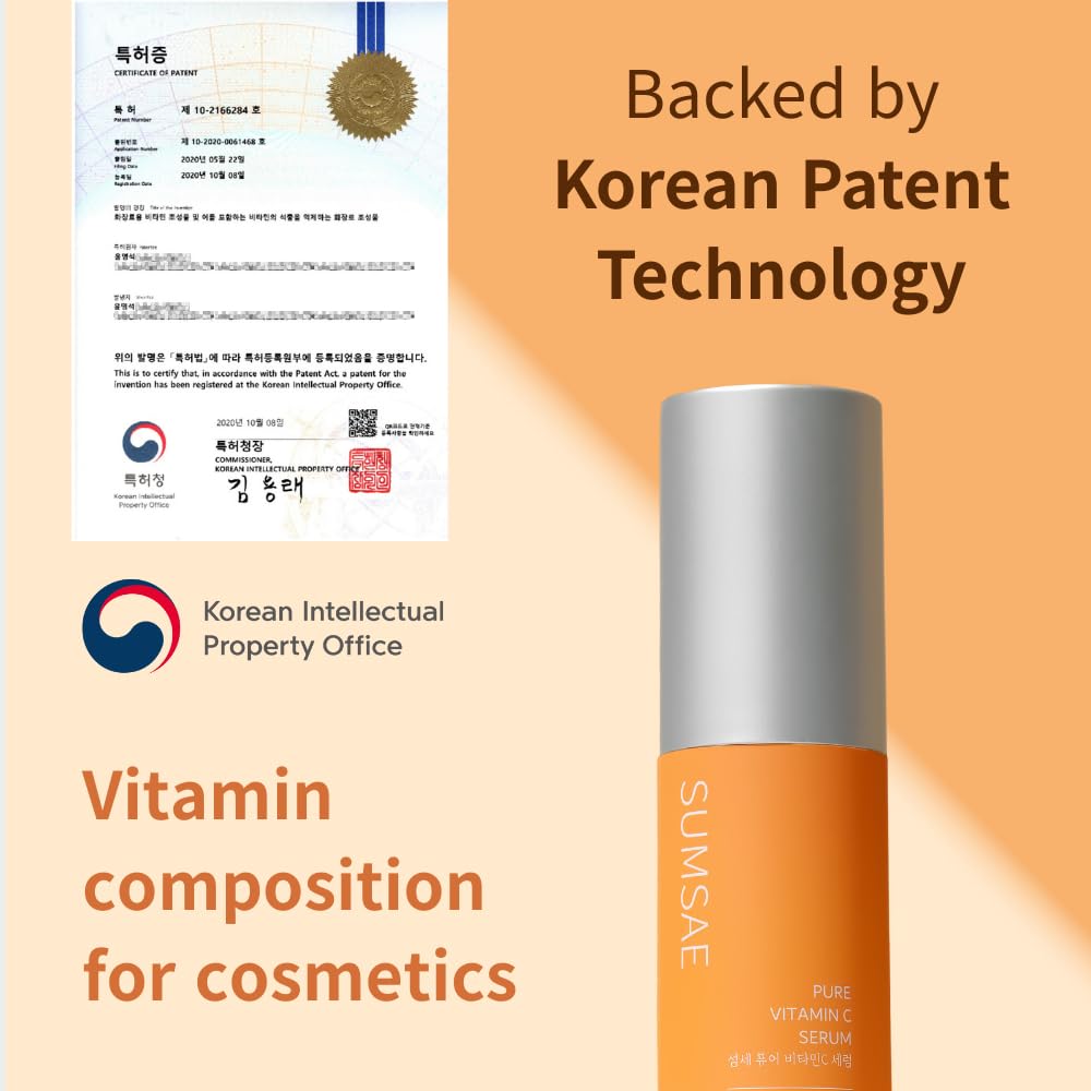 SUMSAE serum texture on fingertip showing oil-gel consistency and smooth spread