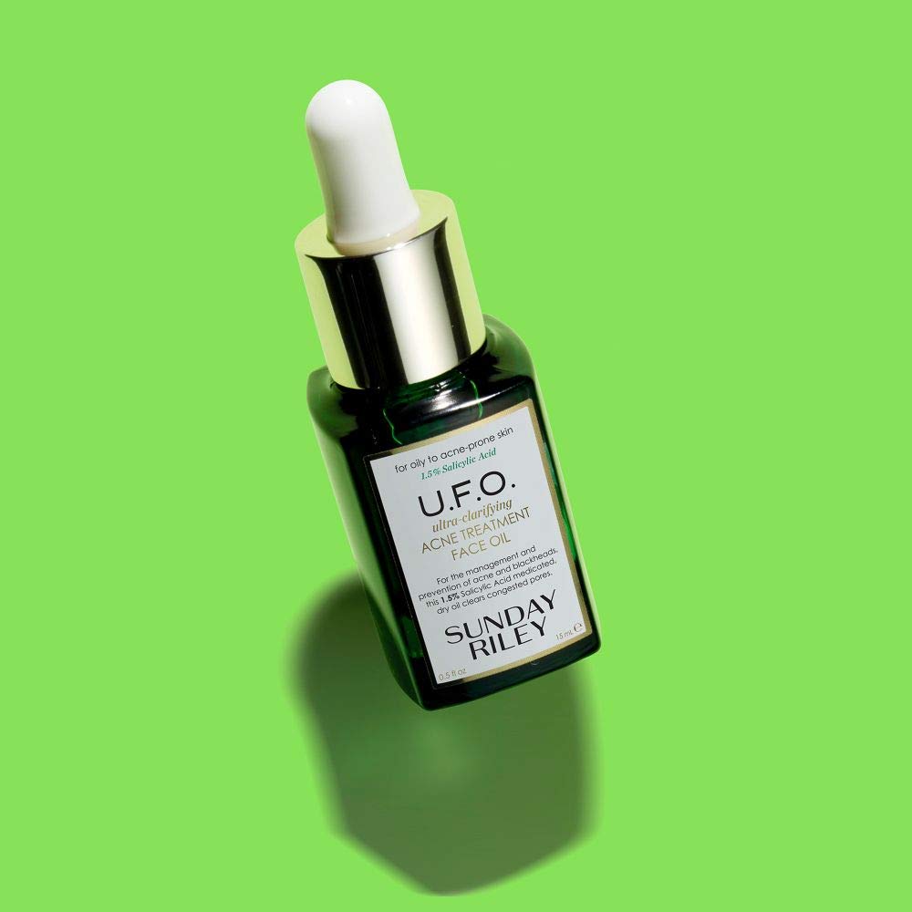 Sunday Riley U.F.O. oil droplet texture closeup demonstrating quick drying and non greasy feel