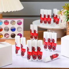 Suttmin lip balm applied on lips demonstrating quick moisturizing effect