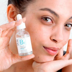 SVR B3 Repairing Concentrate texture close-up demonstrating lightweight absorbent finish