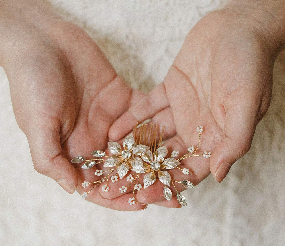 SWEETV rhinestone close-up revealing subtle sparkle for photos