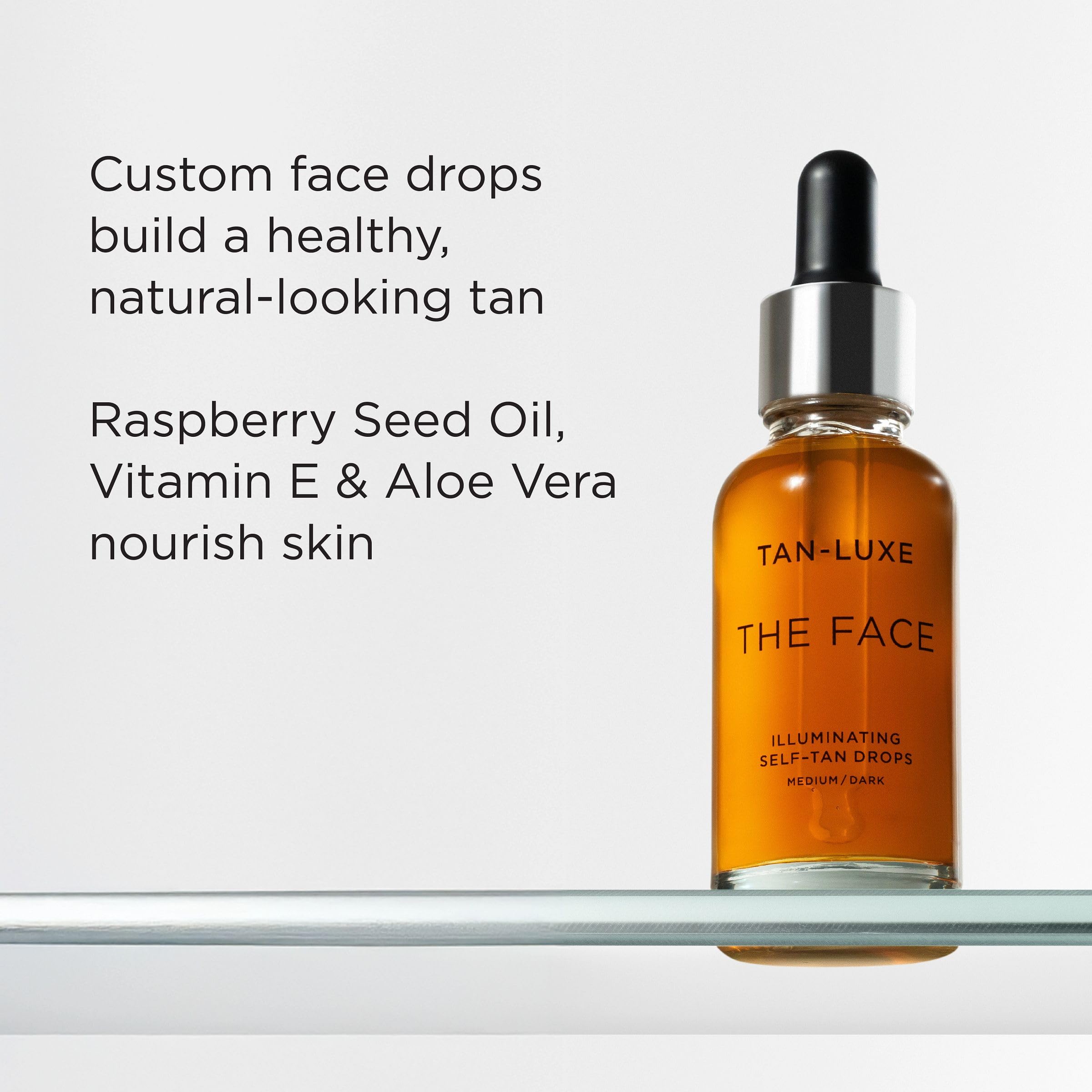 TAN-LUXE drops mixed into moisturizer in palm for customizable blend