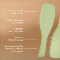 TANGLE TEEZER textured grip detail demonstrating soft-touch surface for secure hold when wet
