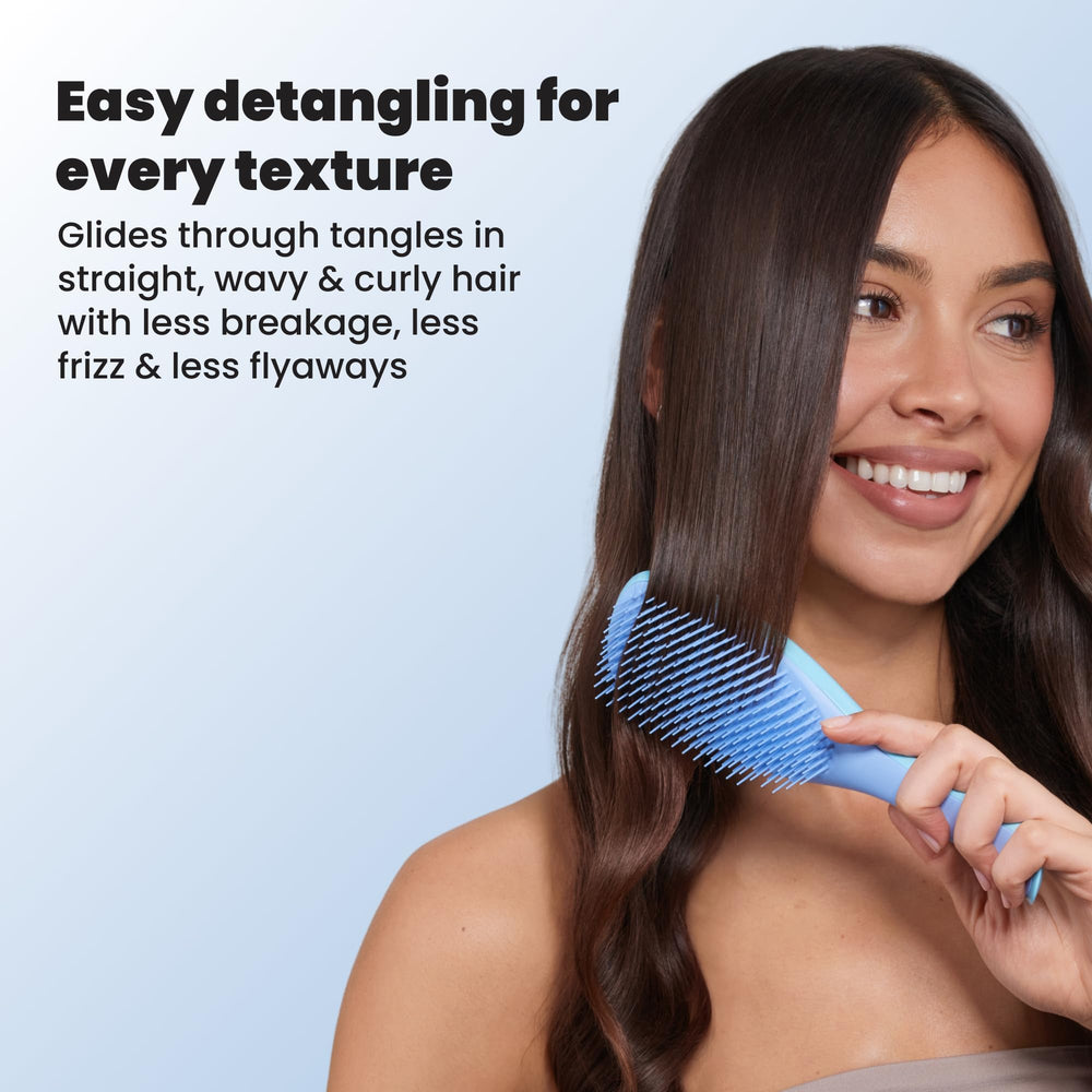 TANGLE TEEZER spreading conditioner evenly for improved product distribution