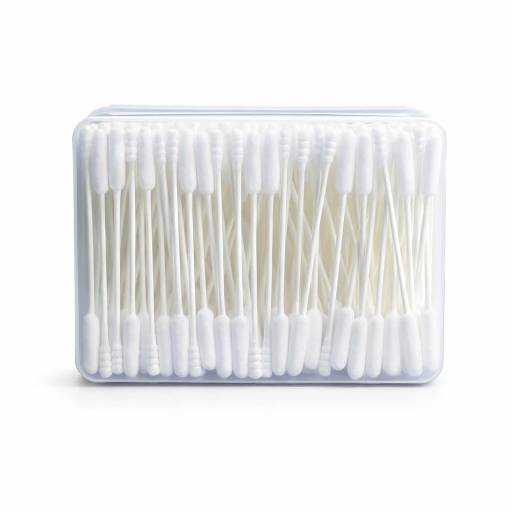 Terporium swab cleaning an electronic port for lint-free maintenance