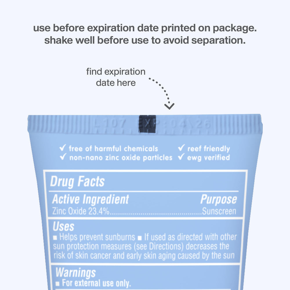 Thinksport bottle by pool illustrating 80-minute water resistance benefit