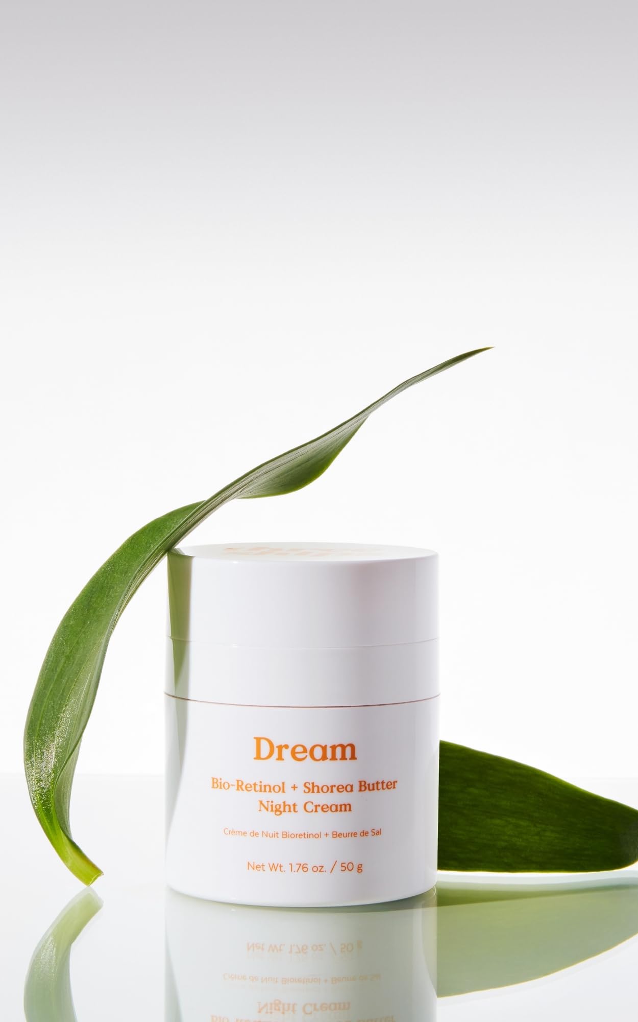 Three Ships close-up label displaying clean, vegan formulation benefits