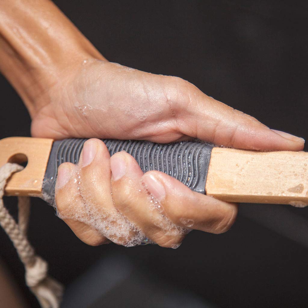 toem textured rubber grip detail for non-slip wet handling