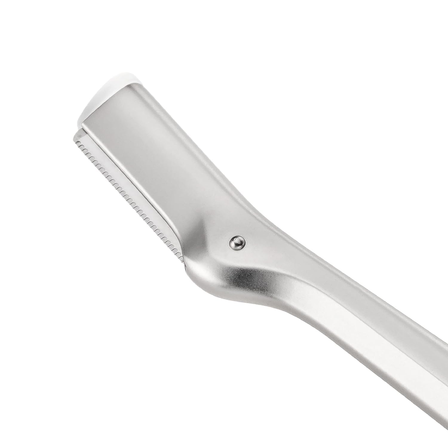 Tweezerman blade close-up highlighting stainless steel edge for smooth, low-irritation strokes
