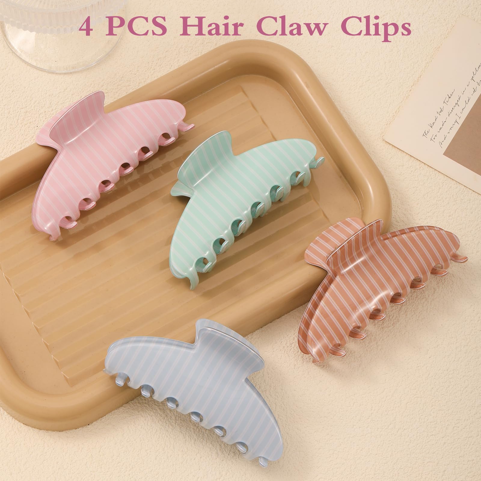 Unbednigt clip clipped to a beach outfit showing fashionable function for travel days