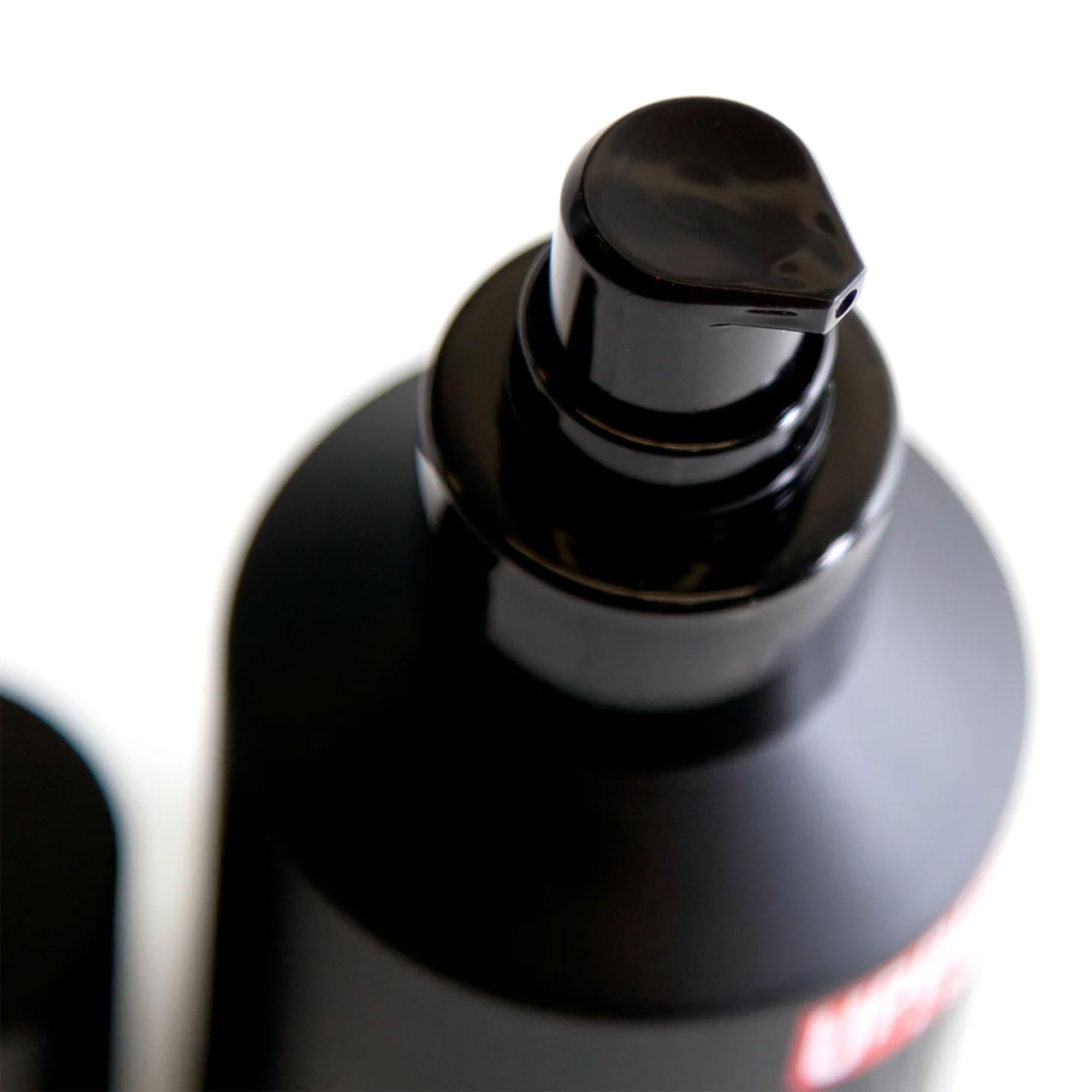 UPPERCUT DELUXE application palms warming balm for even distribution and control