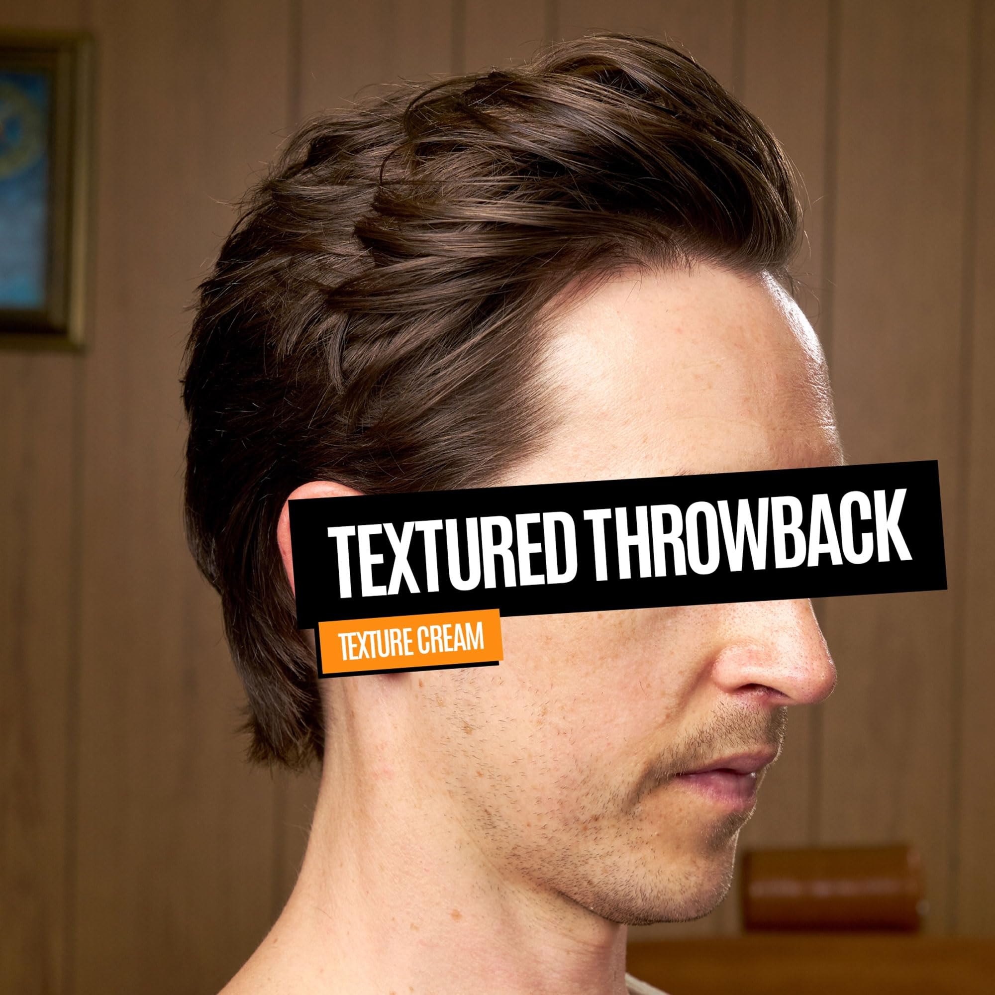 UPPERCUT DELUXE label close-up highlighting Leather Shadow scent for a refined grooming benefit