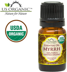 US Organic close-up of amber glass bottle highlighting protective packaging benefit