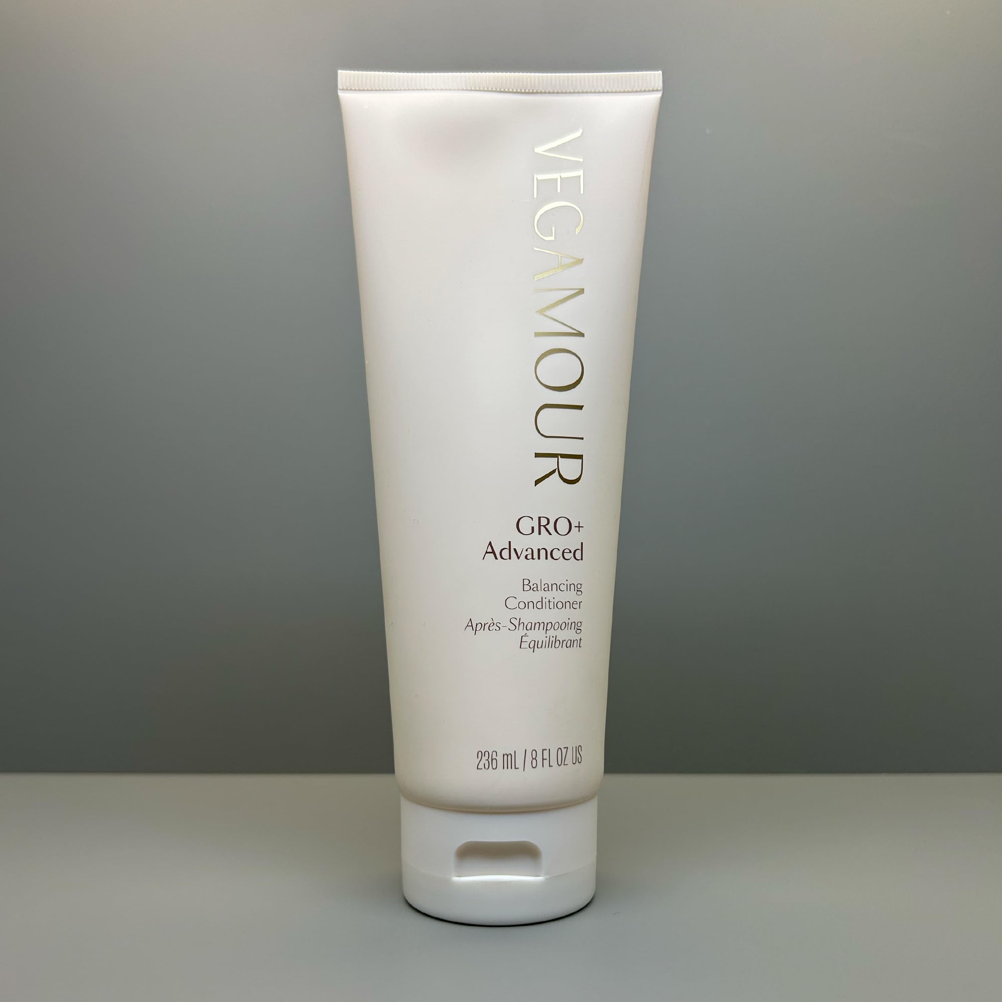 VEGAMOUR pump dispenser close-up illustrating convenient, controlled use