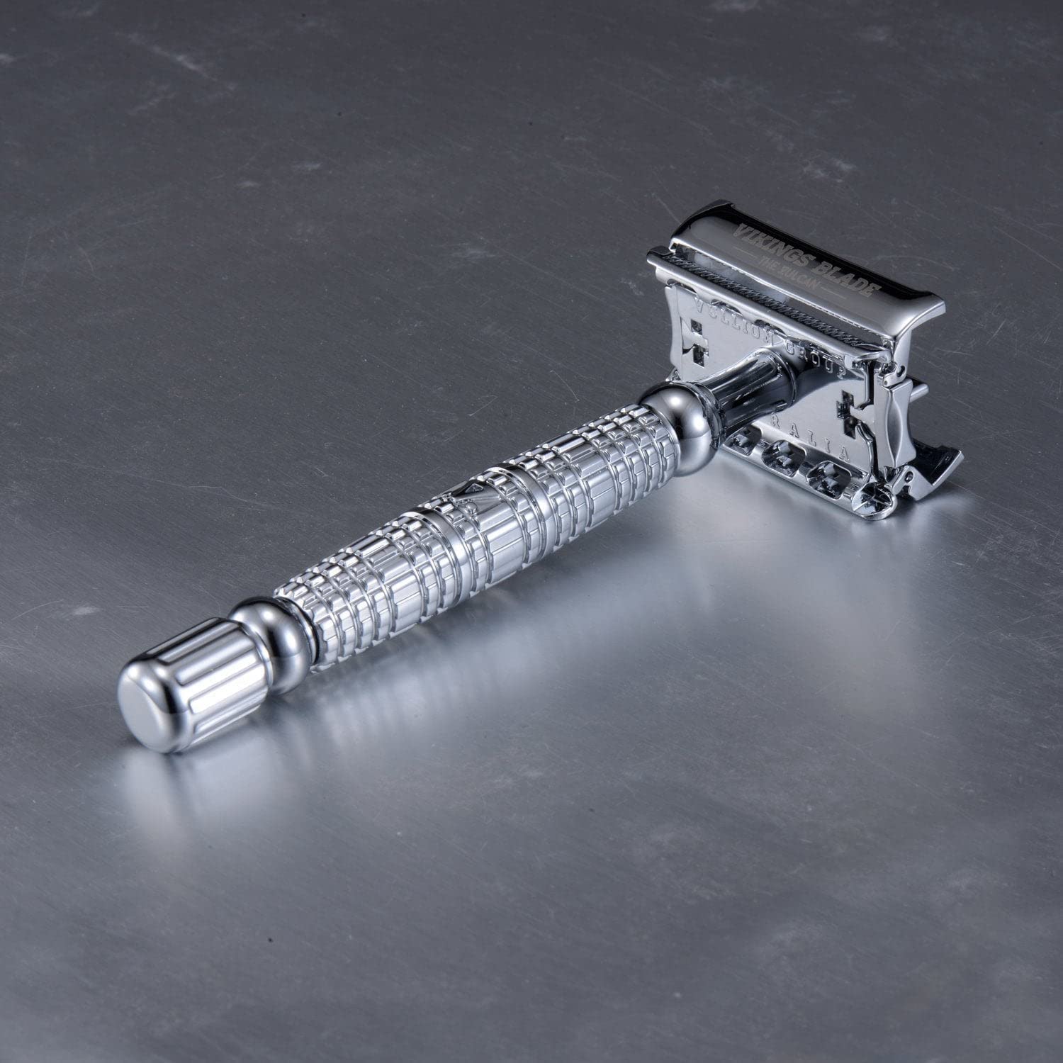 Vikings Blade luxury case open with razor inside for secure travel storage
