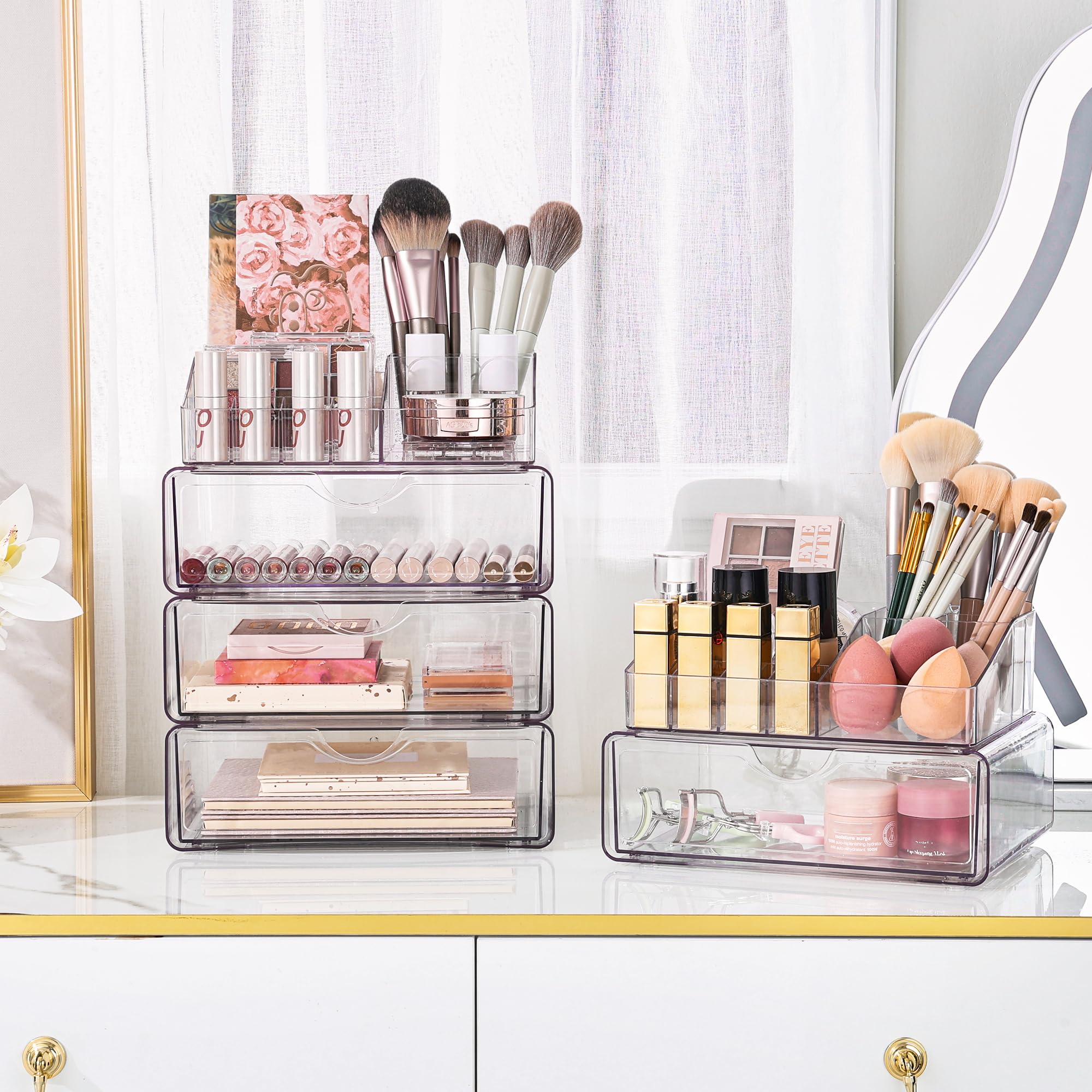 Vtopmart next to makeup brushes for scale and capacity visualization