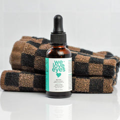 We Love Eyes oil pour detail demonstrating lightweight texture and easy dosing