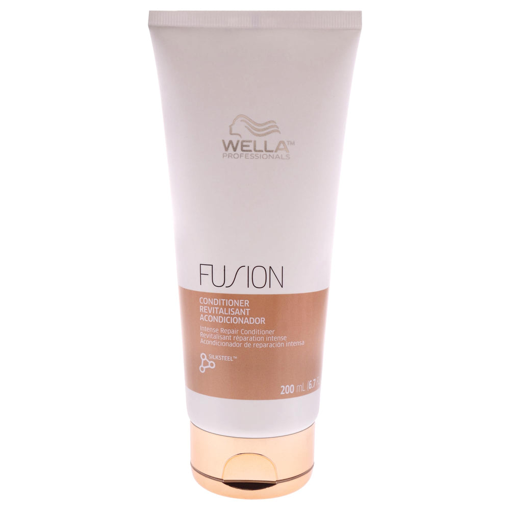 Wella Professionals Fusion front packaging showing bottle and product name, highlights repair benefit