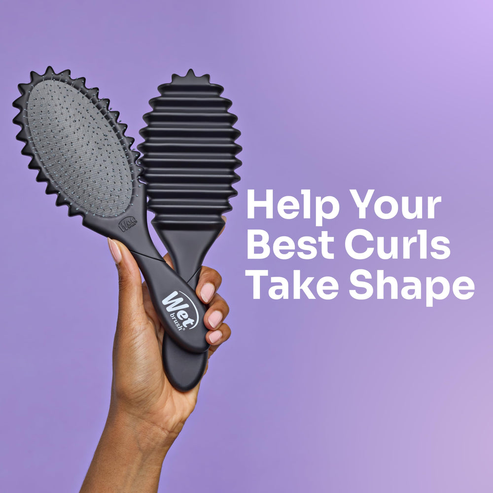 Wet Brush back ridges detail creating uniform curl formation benefit