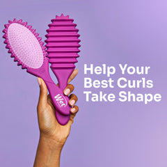 Wet Brush Curl Shaper close-up of IntelliFlex bristles protecting hair from breakage
