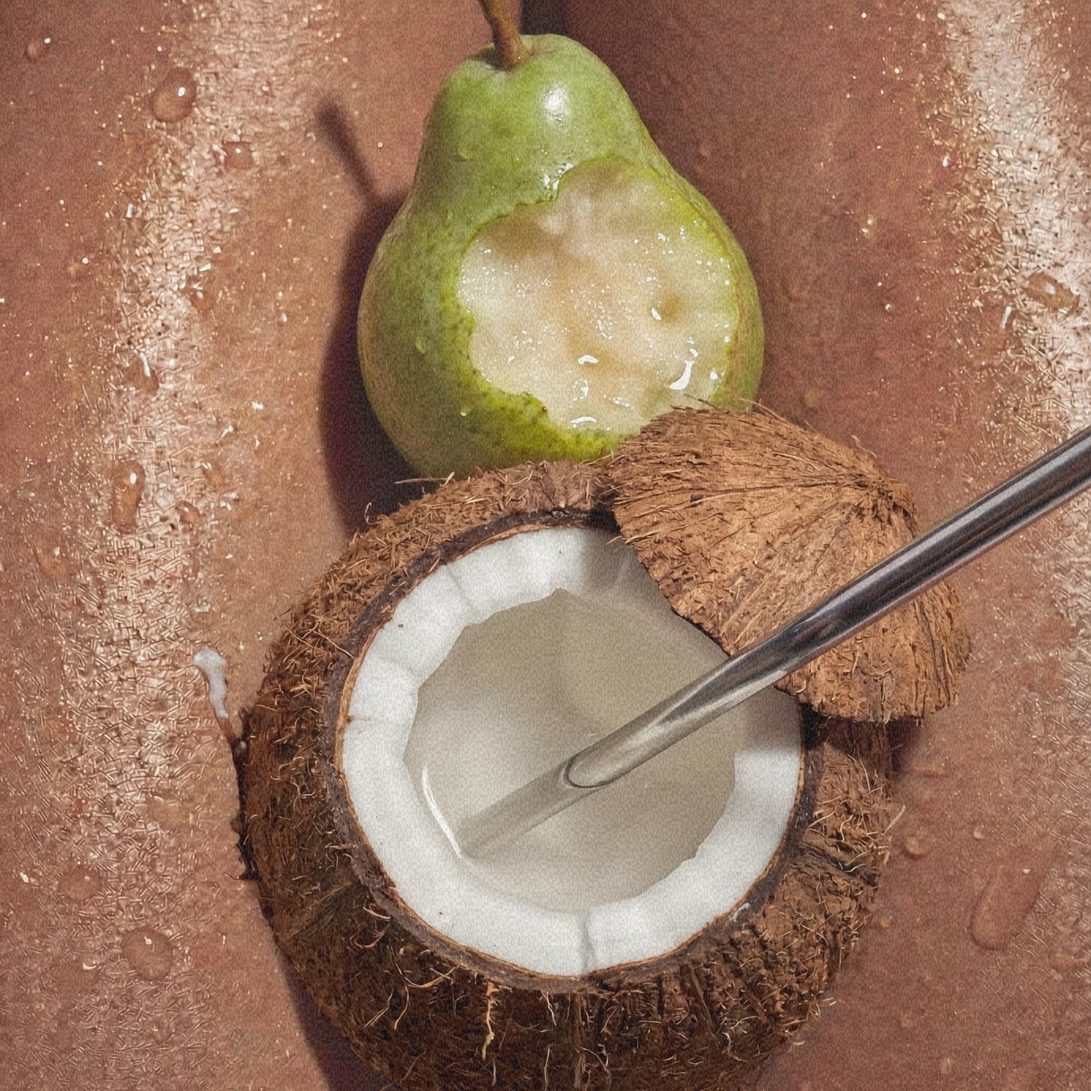 XMONDO styled hair at the beach conveying tropical scent and touchable waves