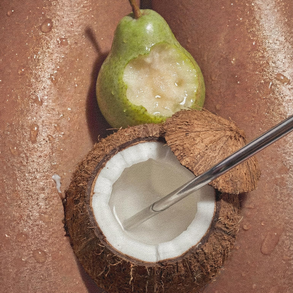 XMONDO styled hair at the beach conveying tropical scent and touchable waves