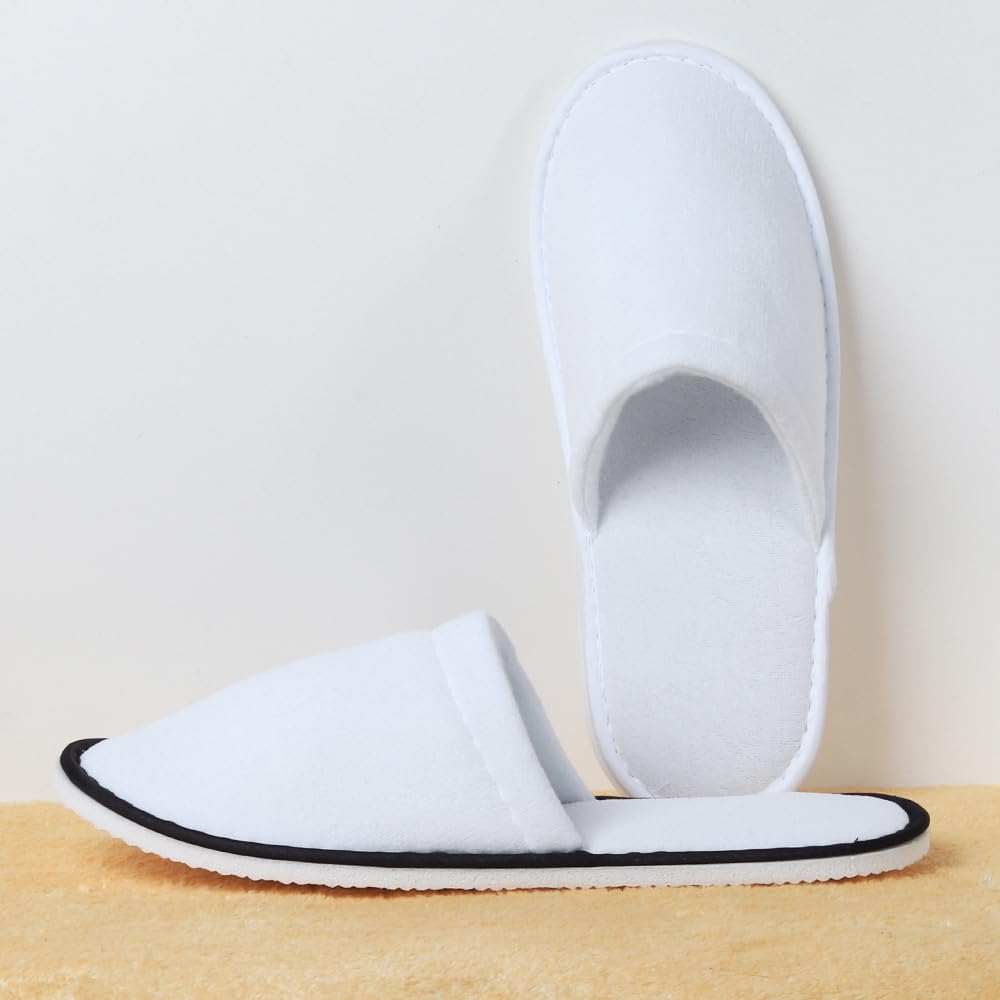 Yeios single slipper close-up displaying soft cotton blend and comfort