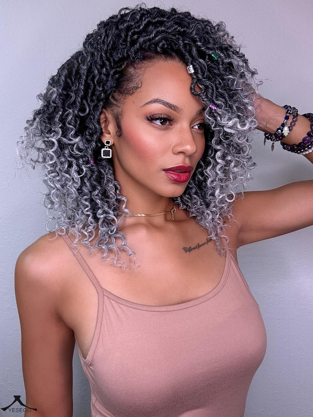 YESEGO roots transitioning 1b black to grey, subtle ombré color blend benefit