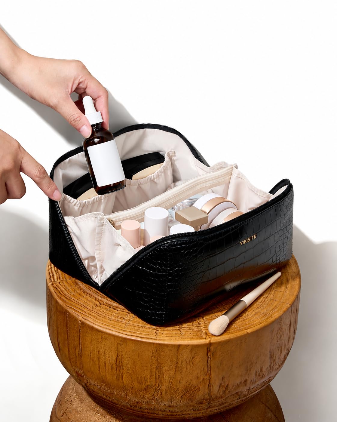 Yikisite on bathroom vanity demonstrating tidy storage and polished look