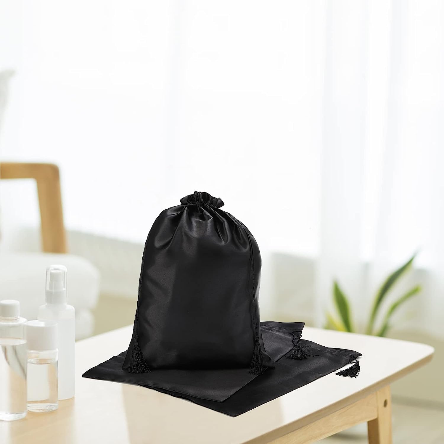 Youeon gift packaging idea using satin bag for elegant presentation