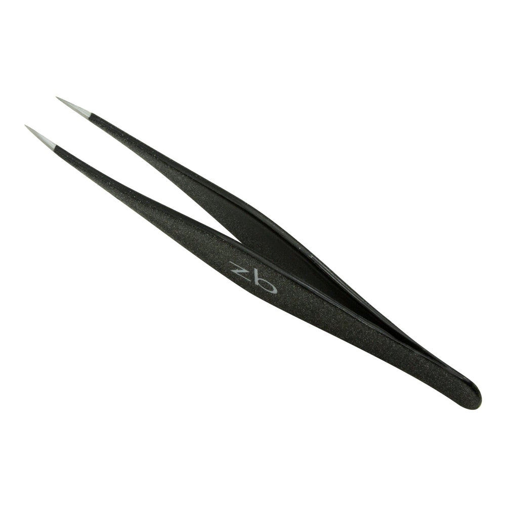 Zizzili Basics removing a small splinter showing reliable debris extraction benefit