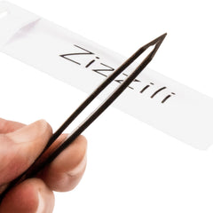 Zizzili Basics tip close-up highlighting slant alignment and precision for clean hair removal