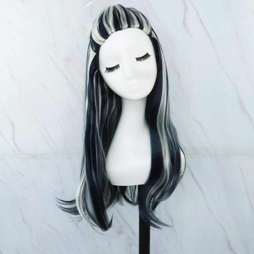 ZNTU Frankie ponytail detail displaying length and smooth straight fibers for photos